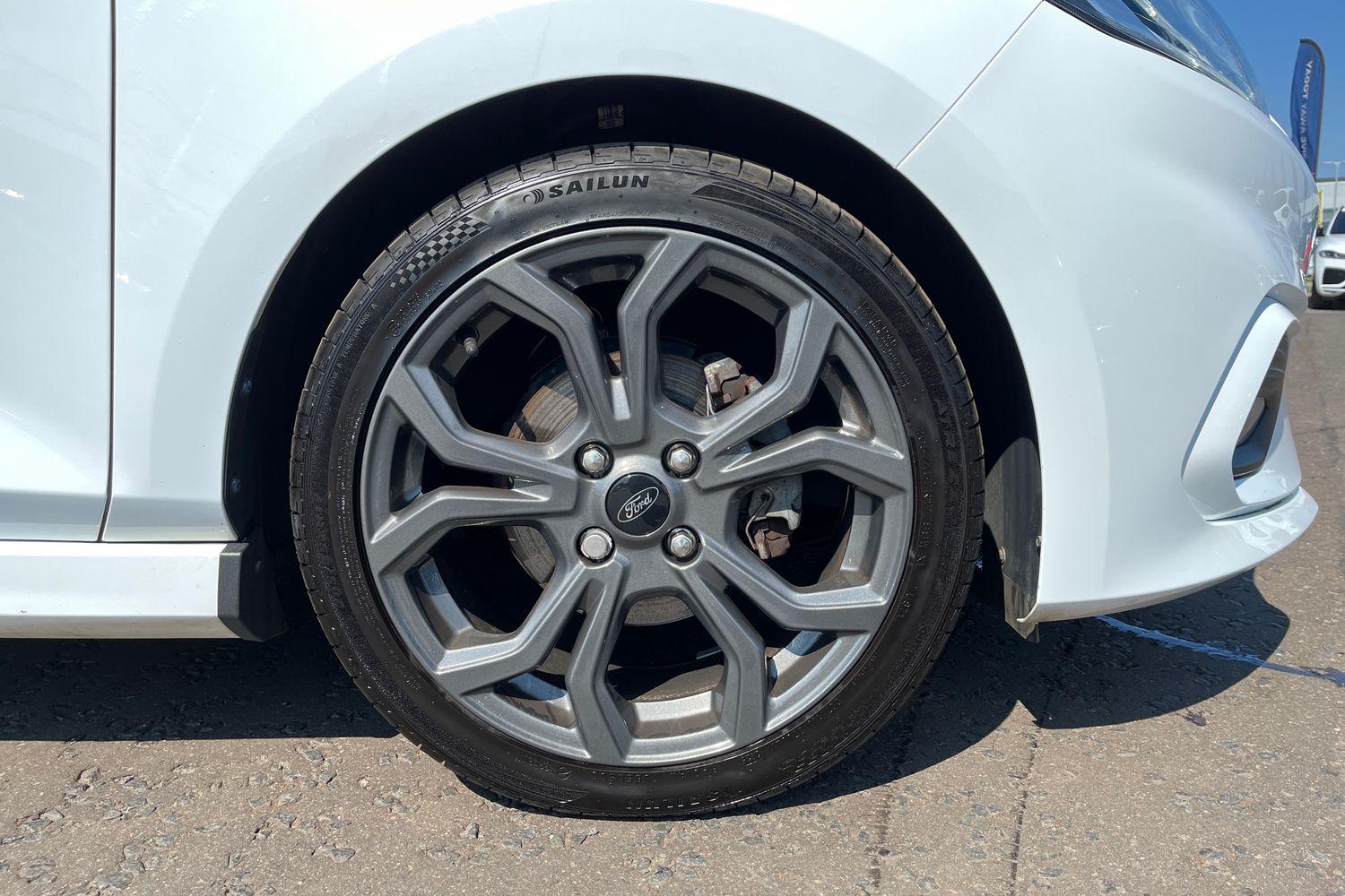 Ford Fiesta Photo 7
