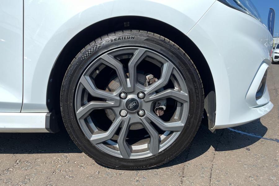 Ford Fiesta Photo autoimg-a186b9f2633d779e082dc8ade702abc87eb5228c.jpg