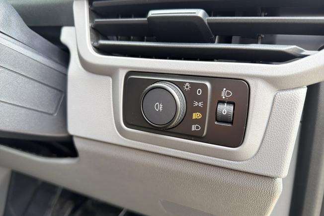 VOLKSWAGEN Transporter Photo 36