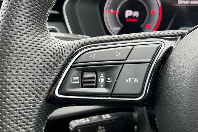 AUDI A4 Avant Photo 16