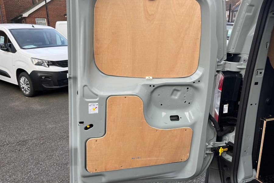 Ford TRANSIT COURIER Photo autoimg-a18bd7311cbcda23f9501419484d2f9a2ba0103d.jpg