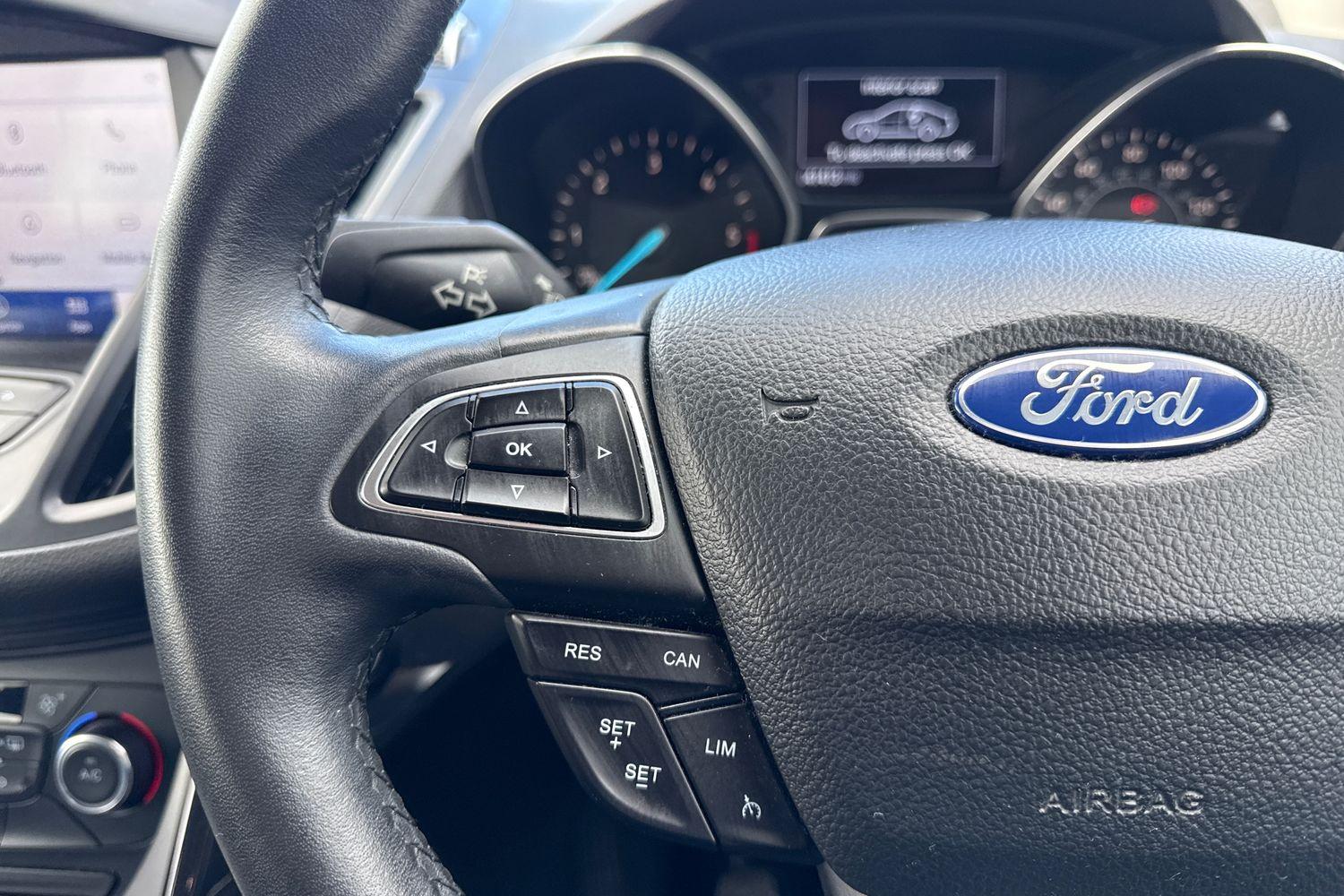 Ford KUGA Photo 35