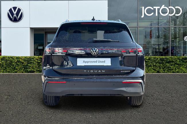 VOLKSWAGEN Tiguan Photo 7