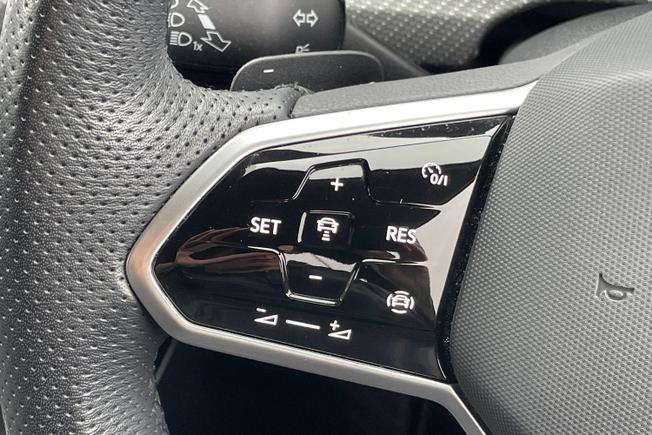 Volkswagen Golf Photo 16
