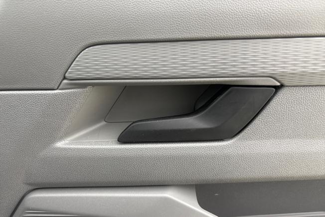 VOLKSWAGEN Transporter Photo 29