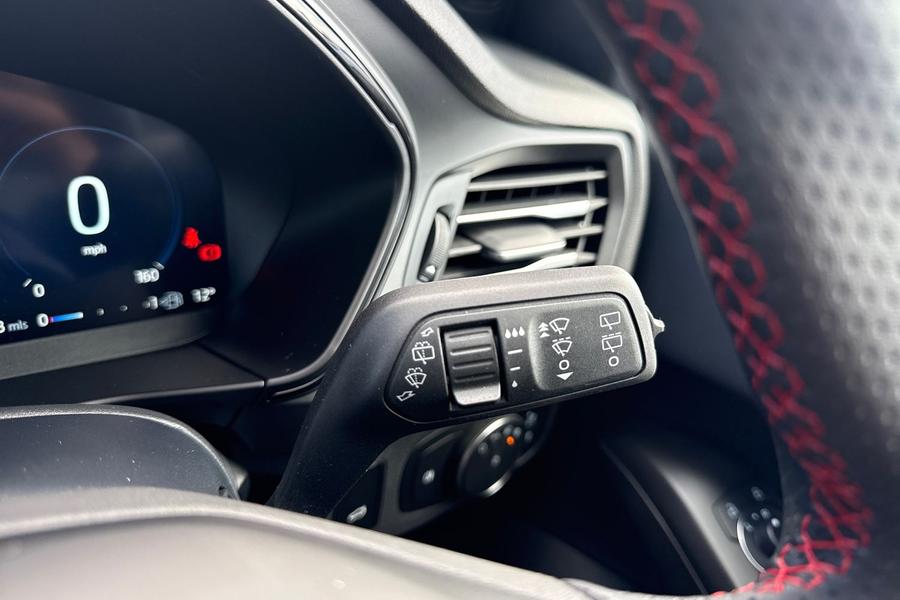 Ford FOCUS Photo autoimg-a19e4ceda5b1470de6f72bed3f831057f3366f90.jpg