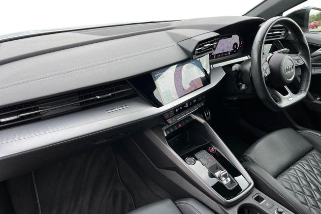 AUDI S3 Photo 2