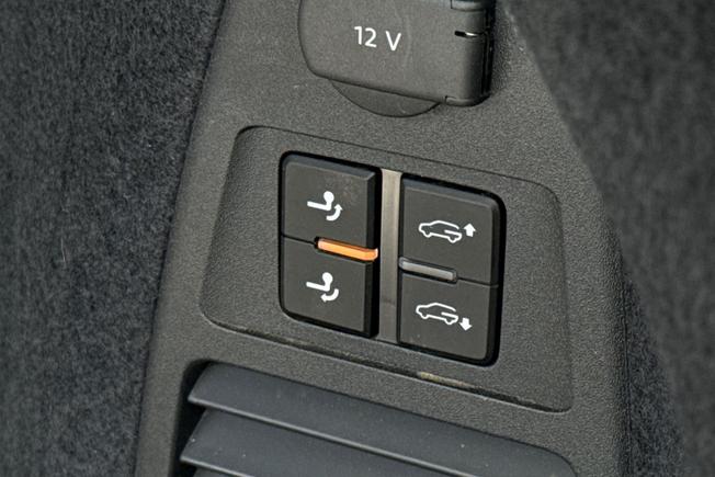 VOLKSWAGEN Touareg Photo 26