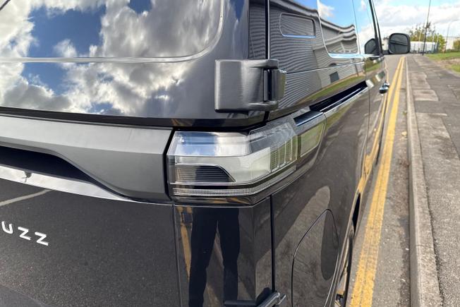 VOLKSWAGEN ID. Buzz Cargo Photo 18