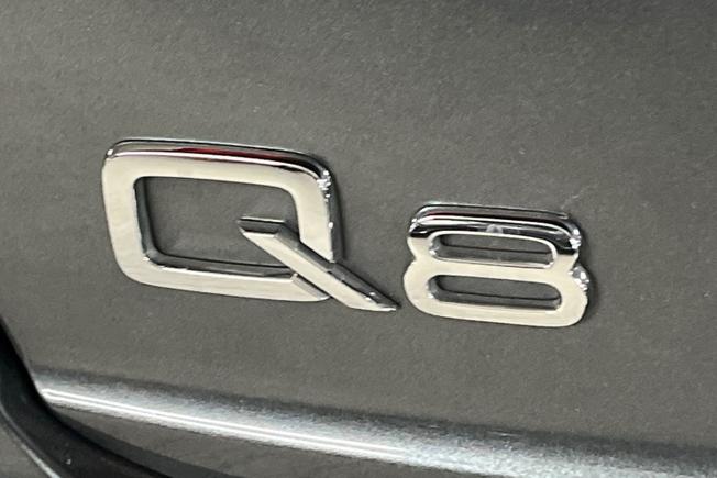 Audi Q8 Photo 34