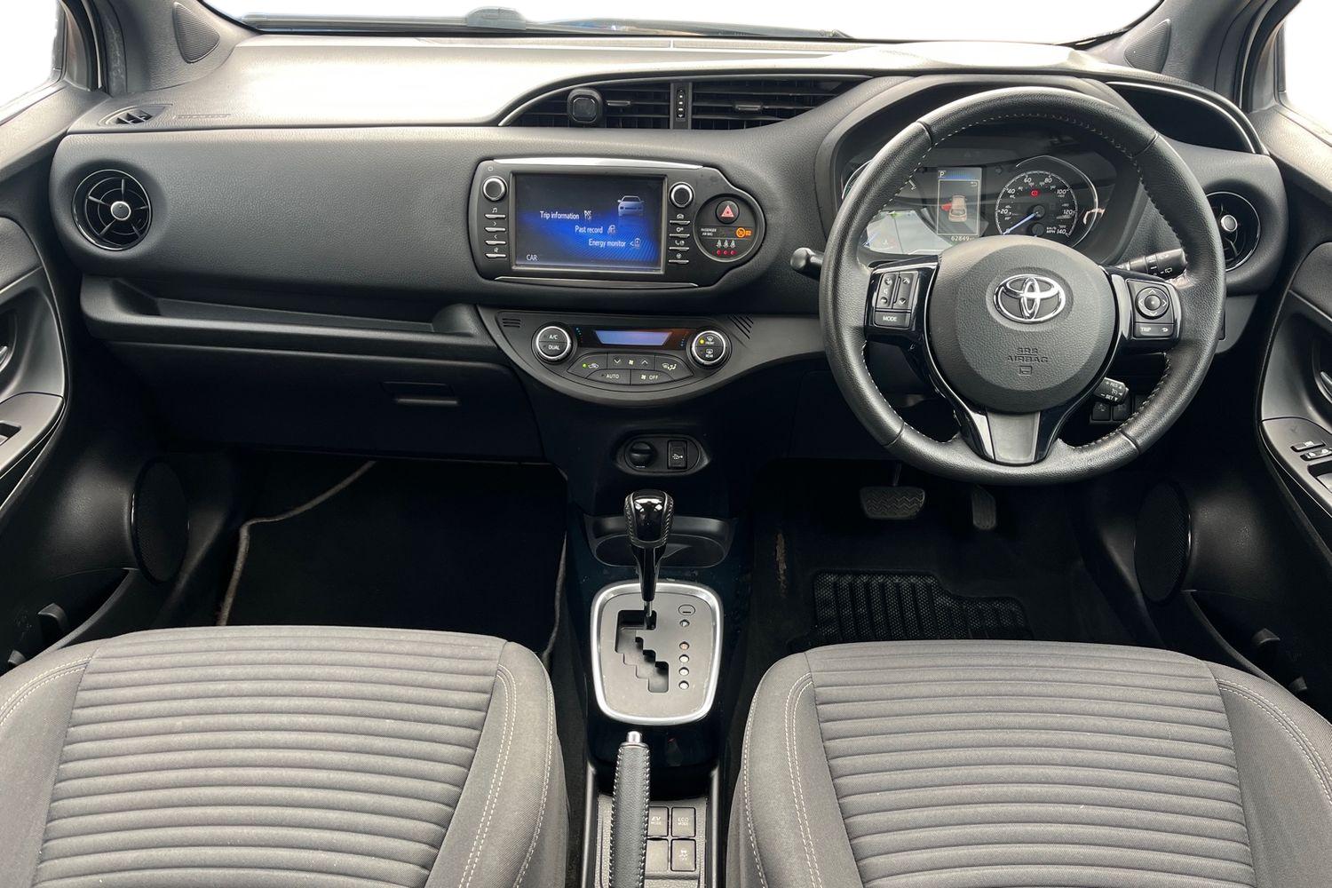 Toyota Yaris Photo 9