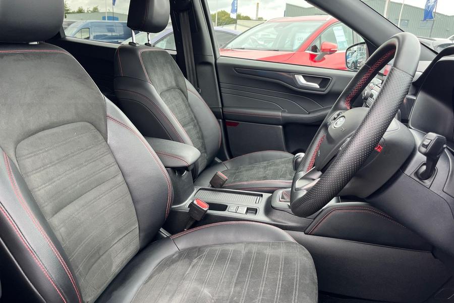 Ford KUGA Photo autoimg-a1b6c8b818504648b7dbcf86ca264faf770c7669.jpg