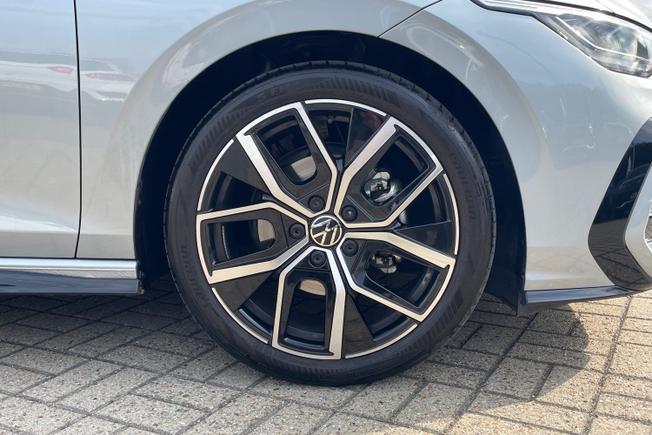 VOLKSWAGEN Golf Photo 5