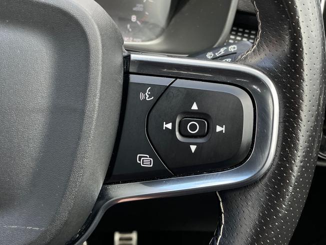 VOLVO Xc40 Photo 17