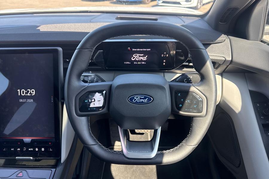 Ford Explorer Photo autoimg-a1bcc6048ff3082723e1c366c3830379d41bf554.jpg