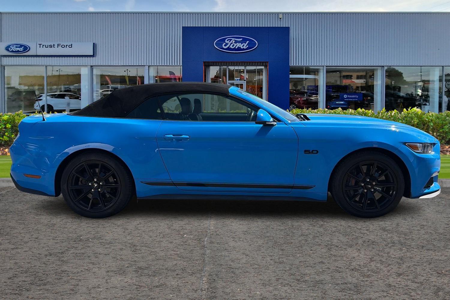 FORD MUSTANG Photo 2