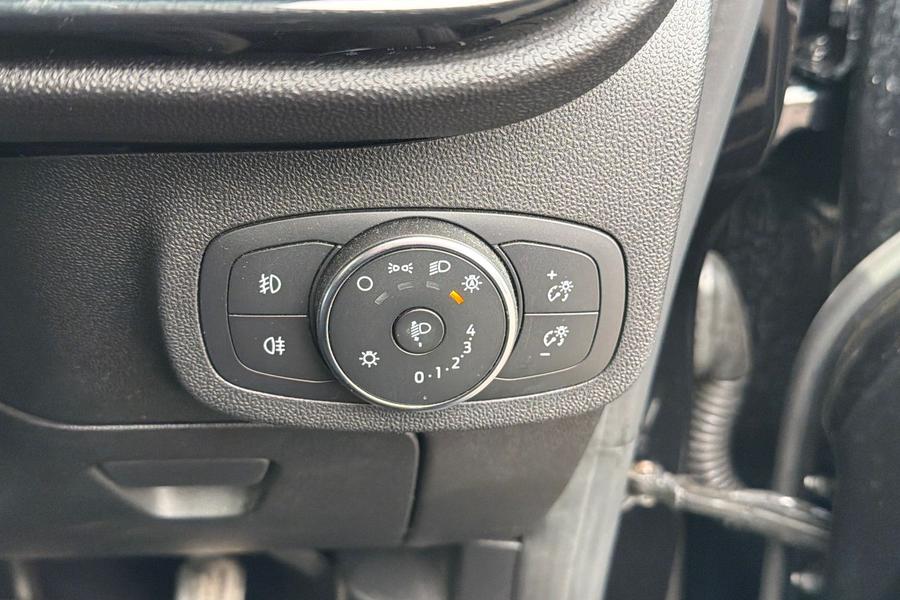 Ford FIESTA Photo autoimg-a1be031e3f4450931a628a0b8e08493357ee3cb4.jpg