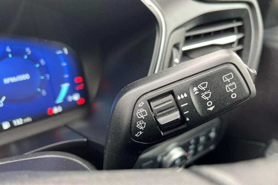 Ford KUGA Photo autoimg-a1bebd7db304099385caa0e08cbb6b5db94e7b38.jpg