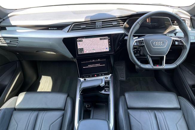 AUDI E-Tron Photo 10