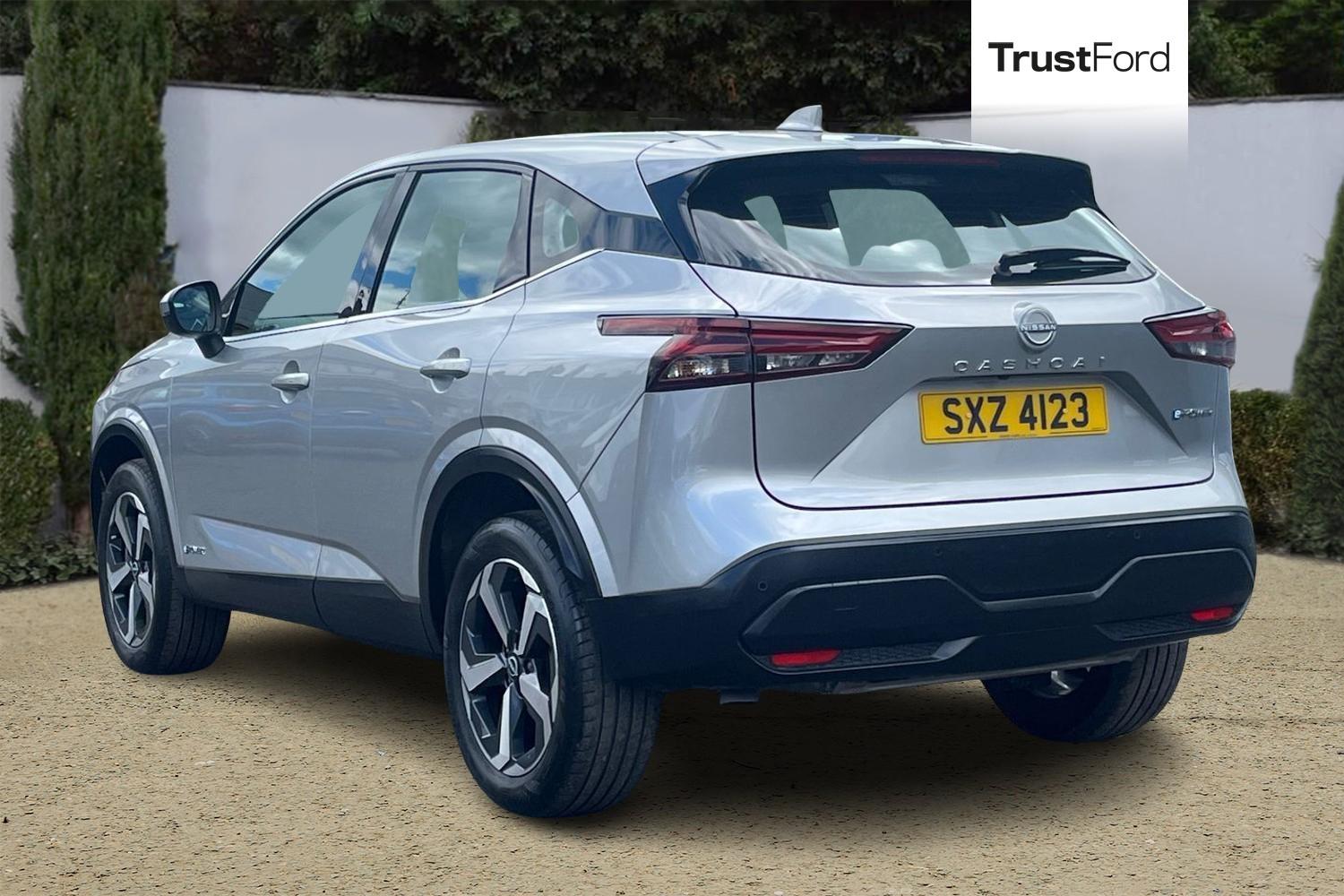 Nissan QASHQAI Photo 1