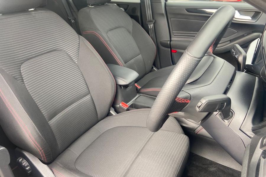 Ford FOCUS Photo autoimg-a1c889e5ff65fe8b1b0b954bdcf4a4fa8a6dd38c.jpg