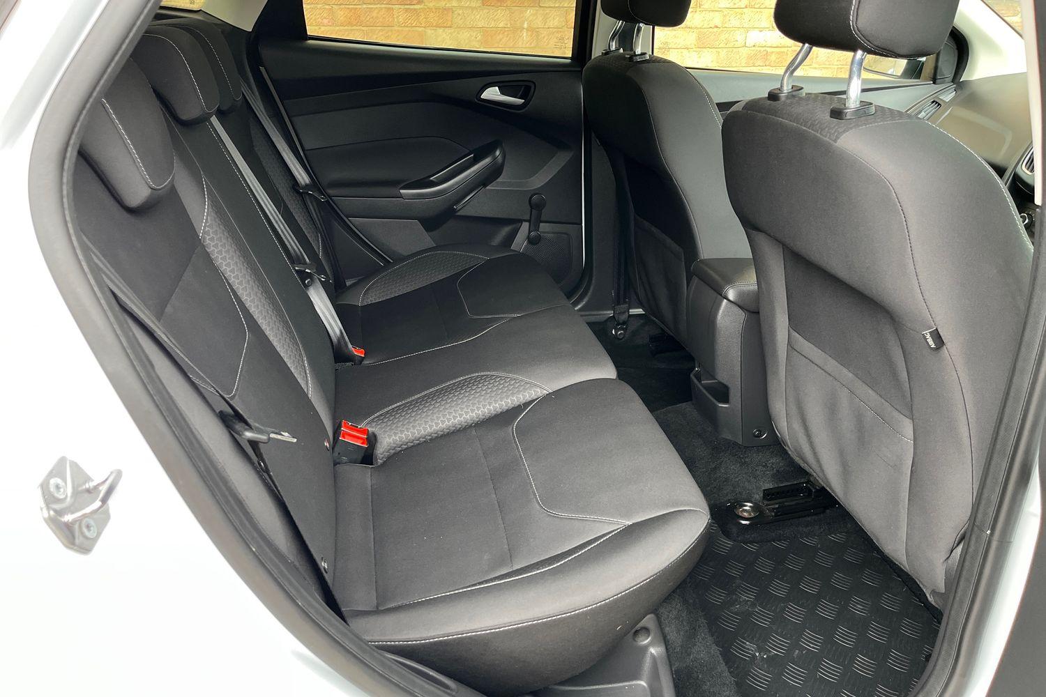 Ford FOCUS Photo 25