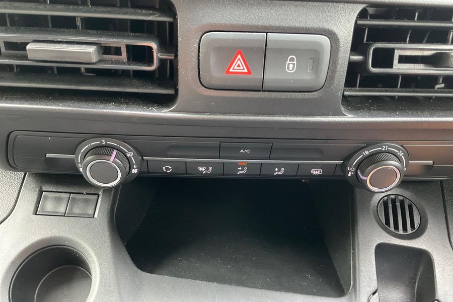 Peugeot PARTNER Photo autoimg-a1c9cb37dc2f575342b0ba104ad65f451057e972.jpg