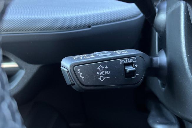 Audi Q4 Photo 40