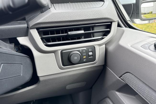 VOLKSWAGEN e-Transporter Photo 36