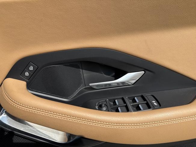 JAGUAR E-Pace Photo 28