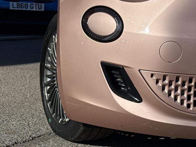 FIAT 500e Photo 24