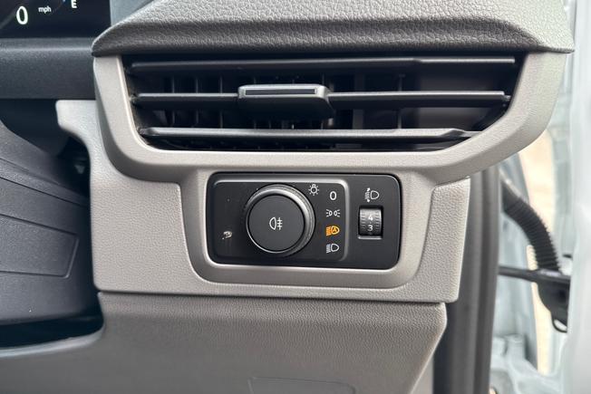 VOLKSWAGEN Transporter Photo 29