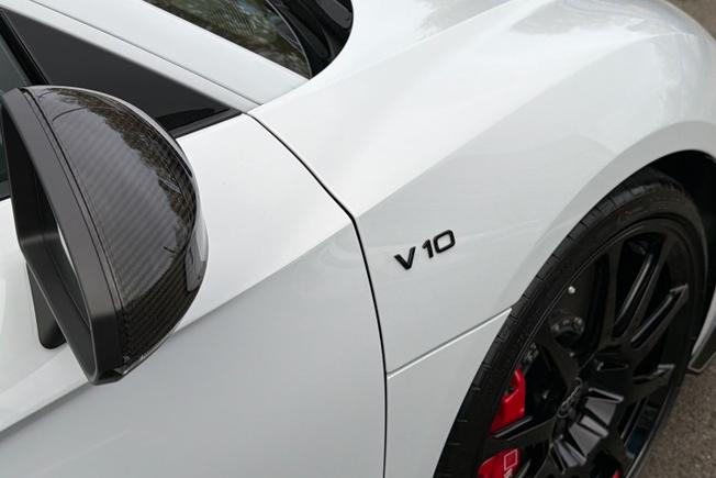 AUDI R8 Photo 20
