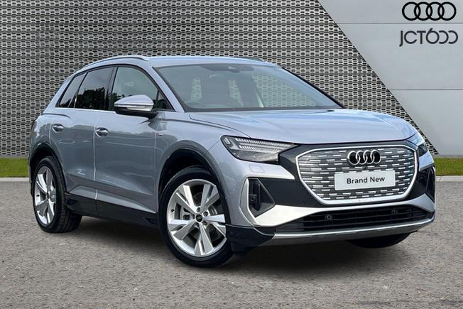 AUDI Q4 e-tron Photo 1