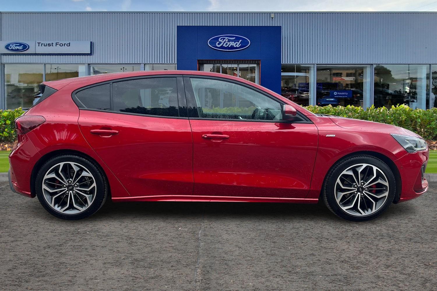 Ford FOCUS Photo 2