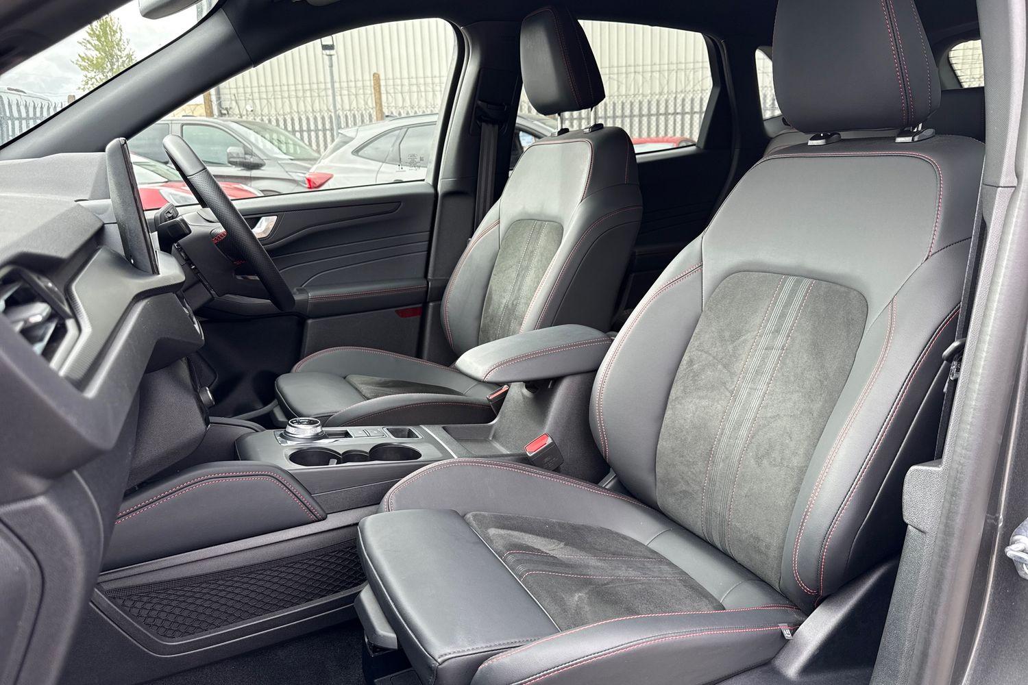 Ford KUGA Photo 18