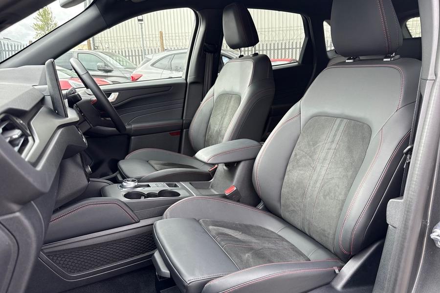 Ford KUGA Photo autoimg-a1ec8bf41f85bd3228adf75c7a217d7784e4c760.jpg