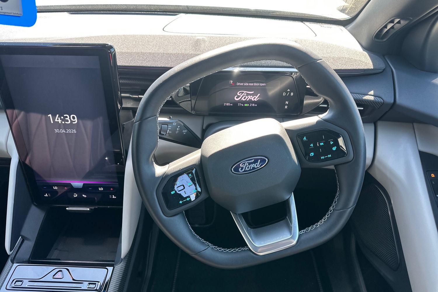 Ford EXPLORER Photo 11