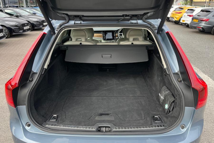 Volvo V90 Photo autoimg-a1f46d8c3d82a3d2950d73678abf3492c708ef71.jpg