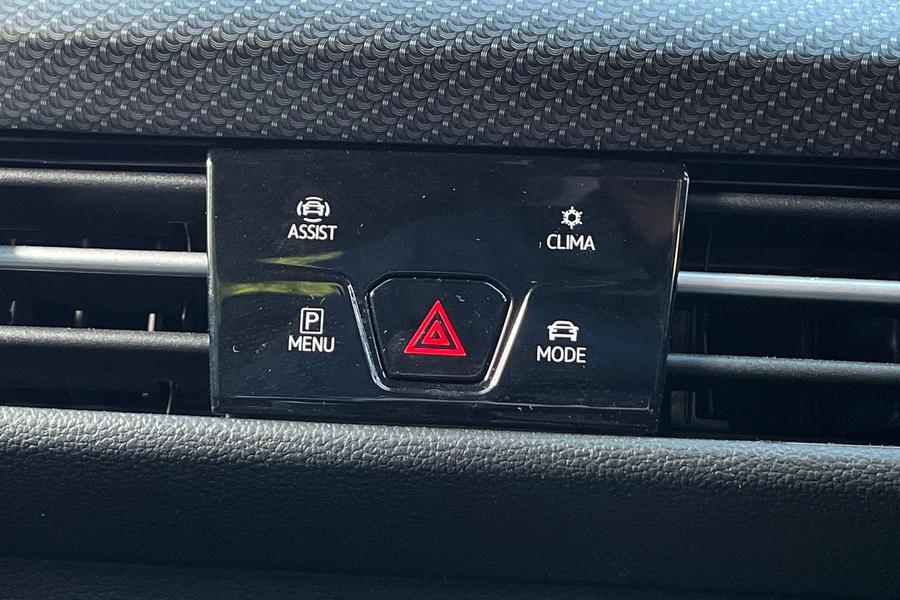 Volkswagen Golf Photo autoimg-a1f536eeb62b949b46a4ef3c14a5a7d7fb8beb32.jpg