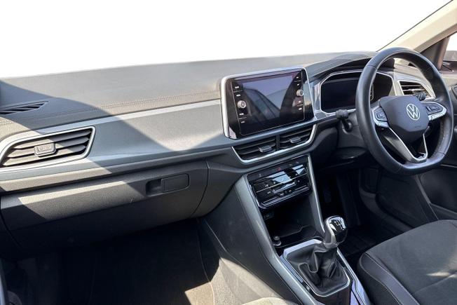 VOLKSWAGEN T-Roc Photo 2