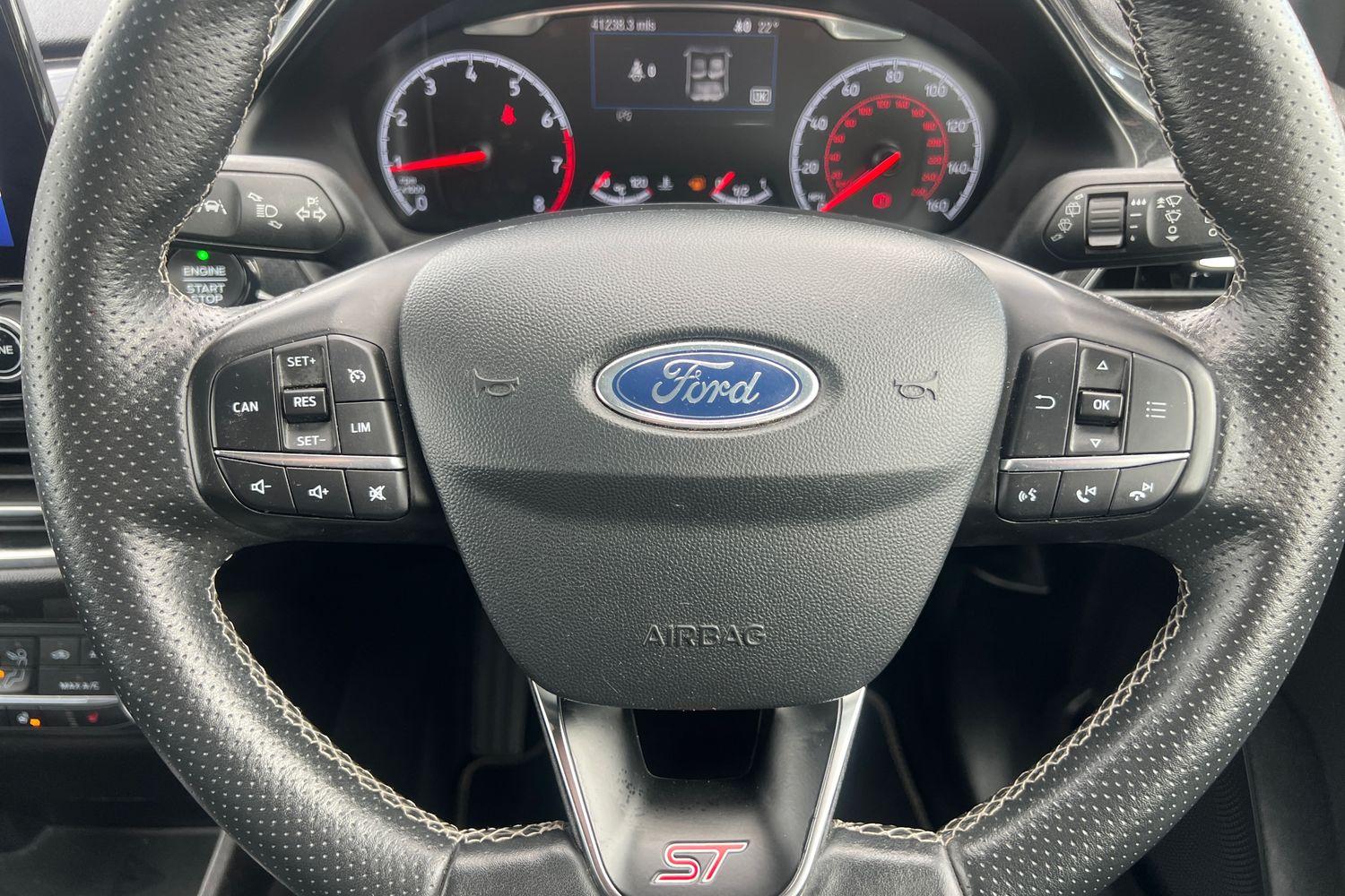 Ford FIESTA Photo 11