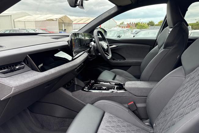 AUDI Q6 E-Tron Photo 26