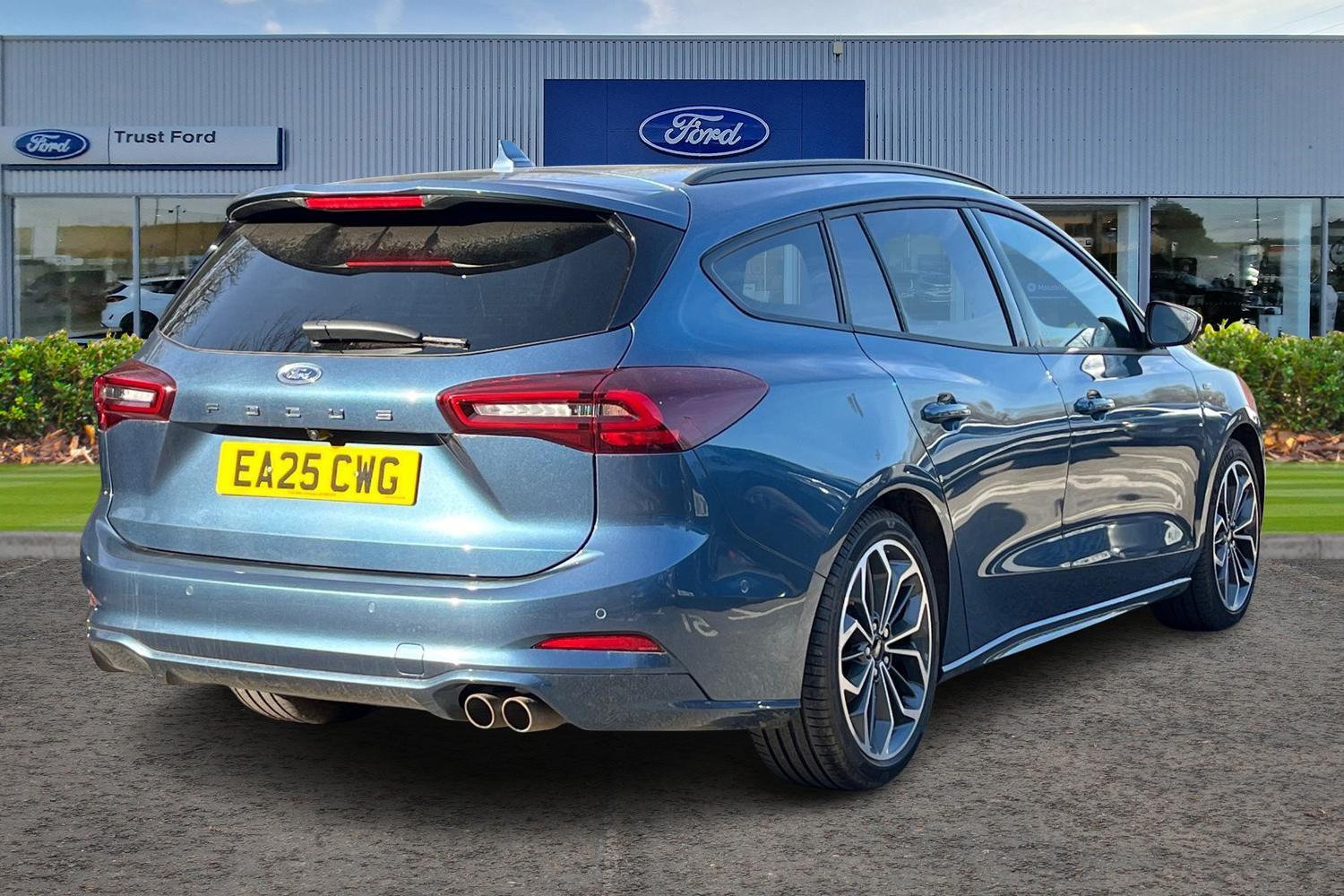 Ford Focus Photo 3