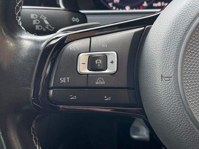 VOLKSWAGEN Golf Photo 16