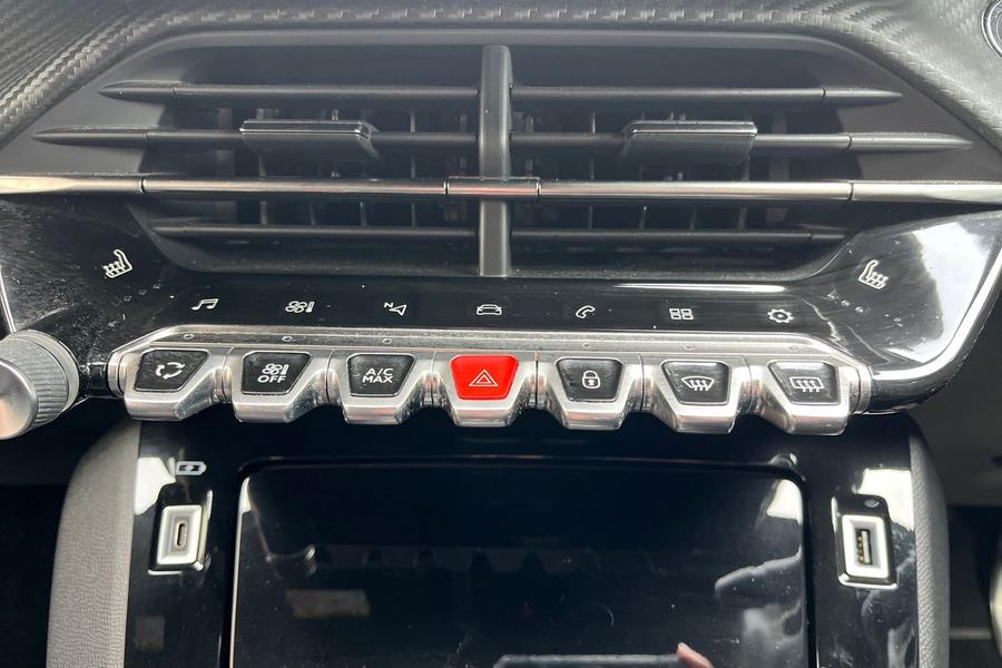 Peugeot 2008 Photo autoimg-a1fcfa8e677acb53e41a3fd7be478950b26adc4b.jpg