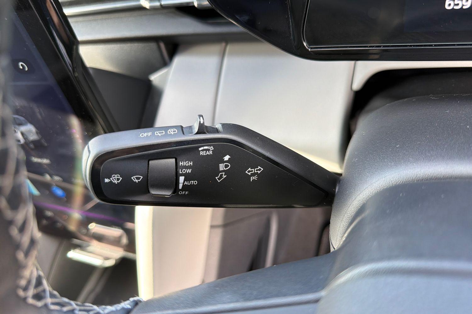Ford EXPLORER Photo 13