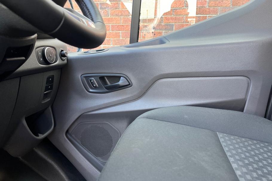 Used Ford TRANSIT LB25RUR 35