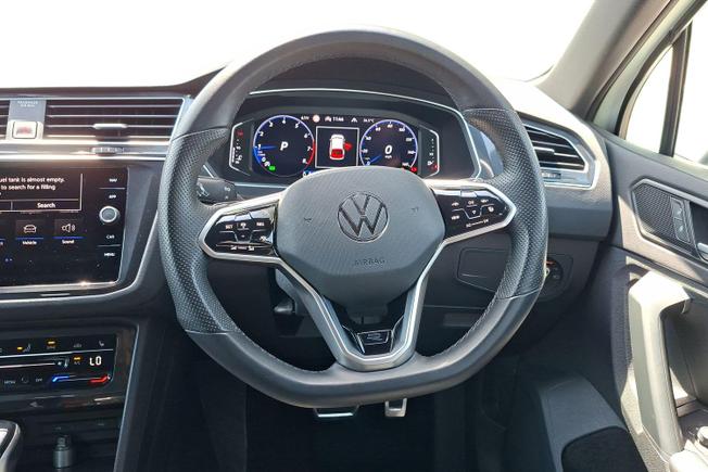 VOLKSWAGEN Tiguan Photo 11