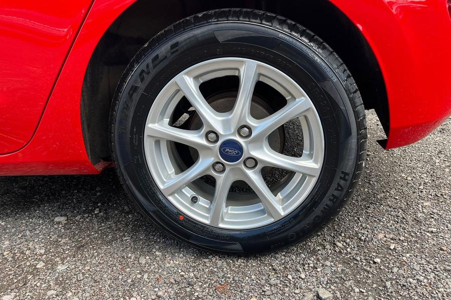 Ford FIESTA Photo autoimg-a2063b7ffa42db6adabc2a3aca125be20ee74c8f.jpg
